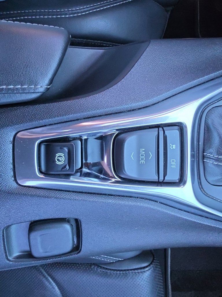 Used 2016 Chevrolet Camaro SS RWD image 22