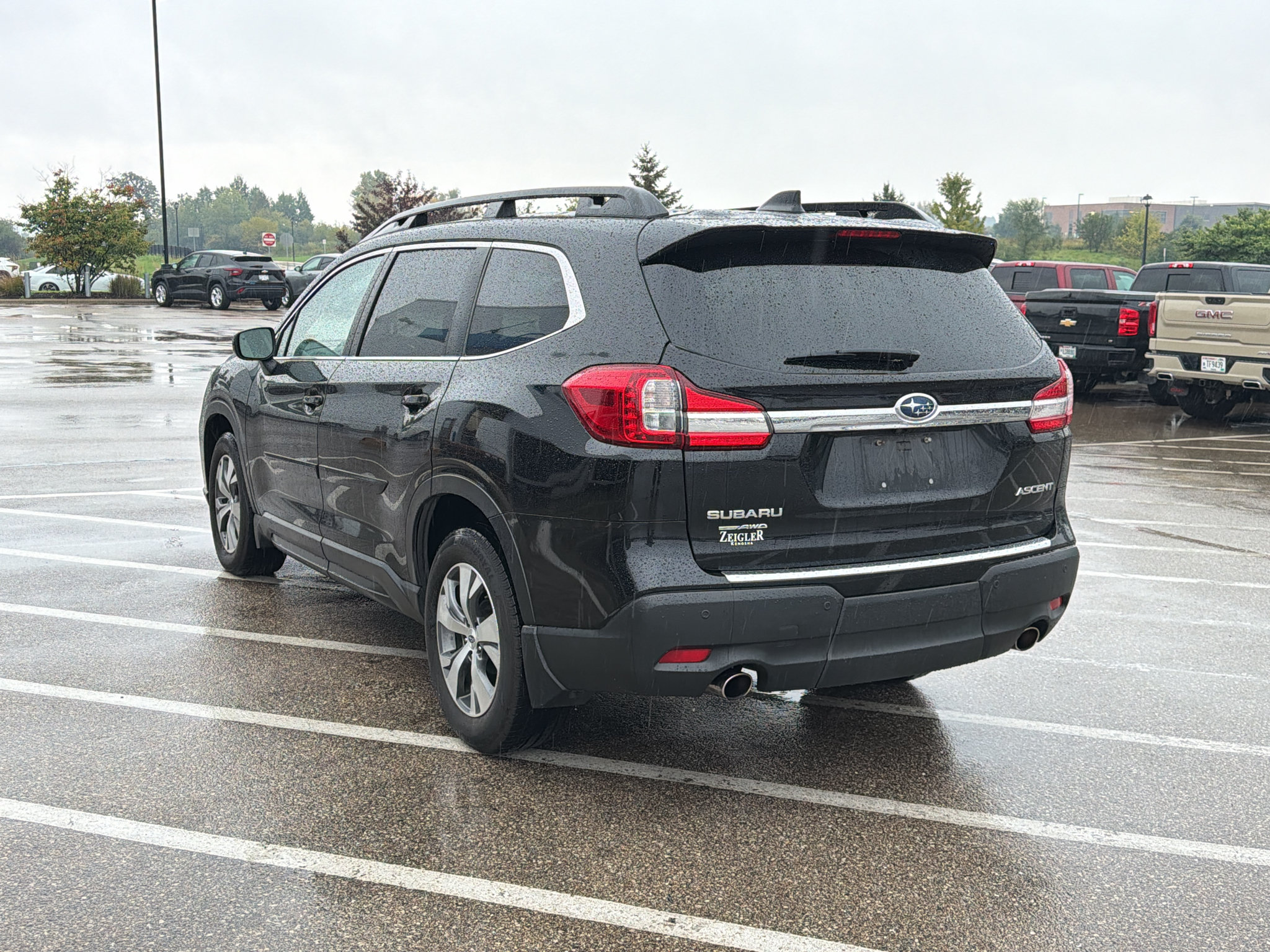 Used 2020 Subaru Ascent Premium w/ Convenience Package AWD/4WD image 3