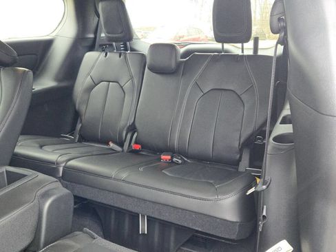 New 2026 Chrysler Pacifica Select FWD image 20