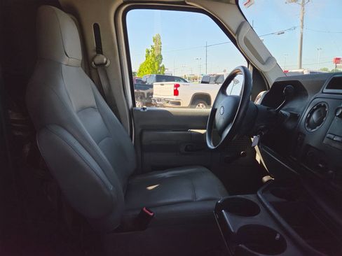 Used 2012 Ford E-150 and Econoline 150 RWD image 32