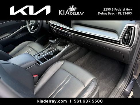 Used 2025 Kia Sorento EX w/ Panoramic Sunroof Package FWD image 10