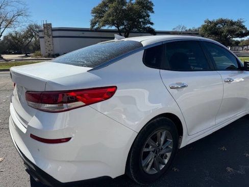 Used 2019 Kia Optima LX image 10