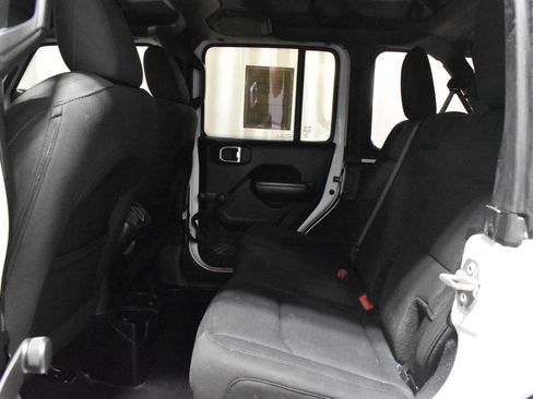 Used 2019 Jeep Wrangler Unlimited Sport image 4
