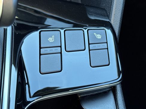 Used 2025 Kia Sportage X-Line w/ Premium Package image 35