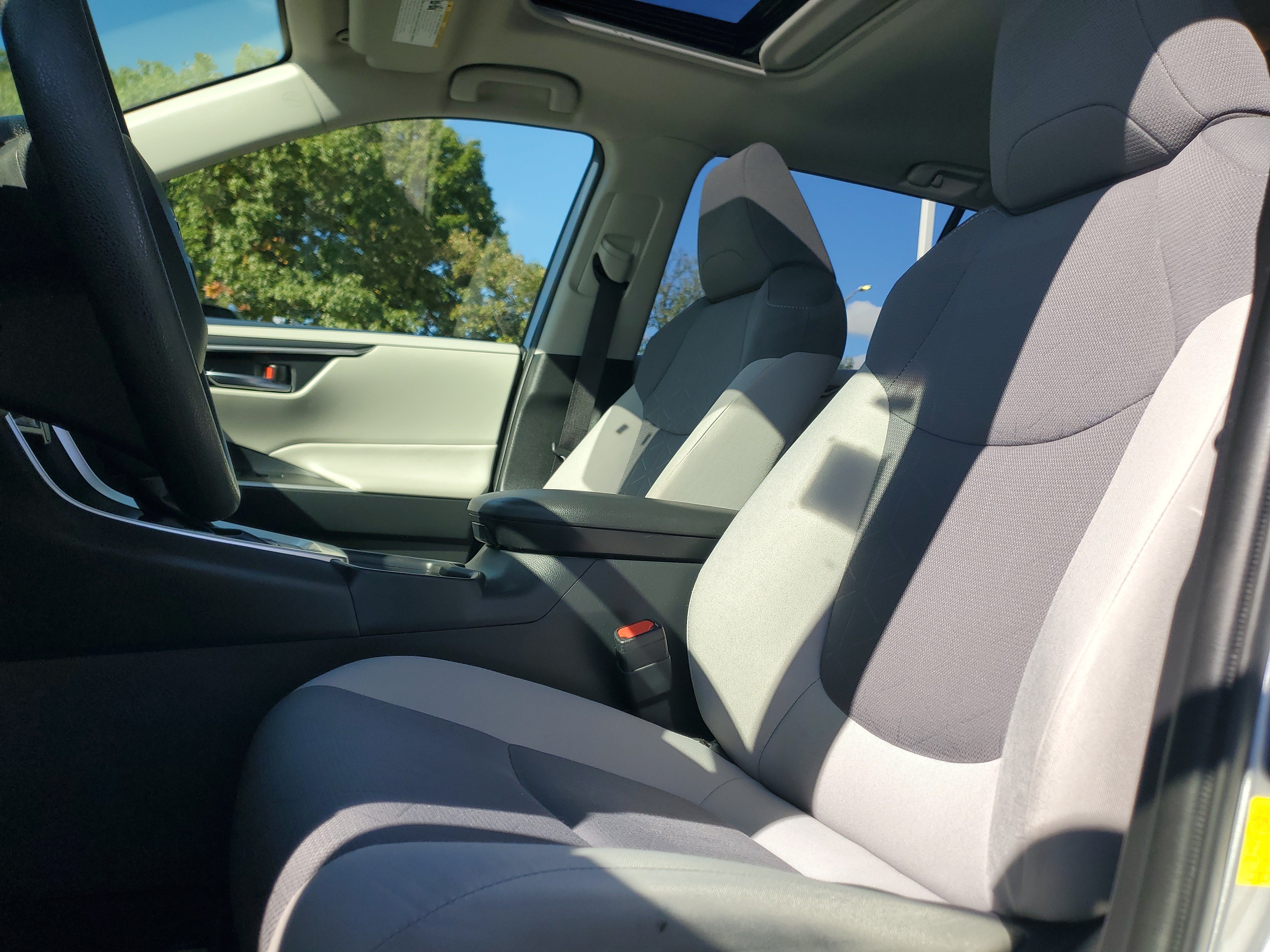 Certified 2019 Toyota RAV4 XLE w/ All Weather Liner Package AWD/4WD image 19