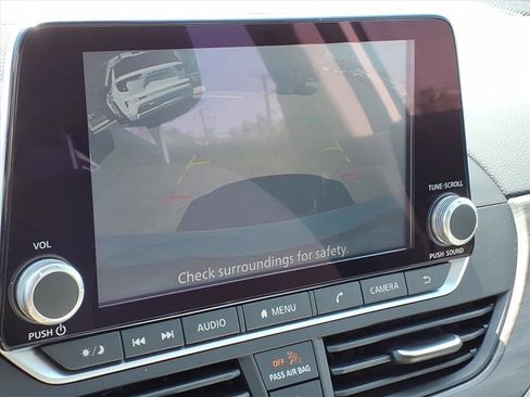 Used 2025 Nissan Altima 2.5 SV FWD image 15