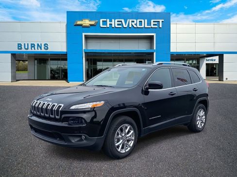 Used 2018 Jeep Cherokee Latitude Plus w/ Comfort/Convenience Group image 1