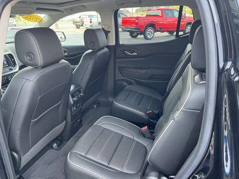 Used 2022 GMC Acadia Denali w/ Denali Ultimate Package image 4