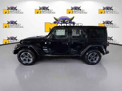 Used 2023 Jeep Wrangler Unlimited Sahara w/ Cold Weather Group AWD/4WD image 7