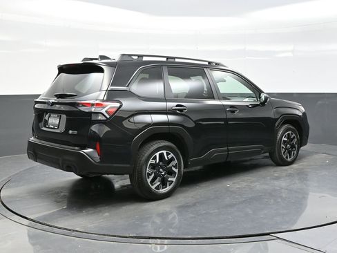 Used 2025 Subaru Forester Premium w/ Convenience Package #1 image 7