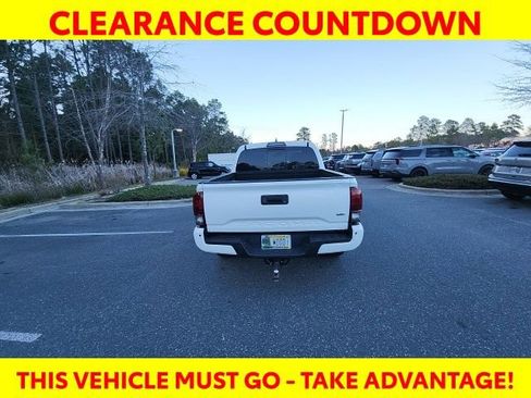 Certified 2018 Toyota Tacoma TRD Off-Road w/ Technology Package image 9