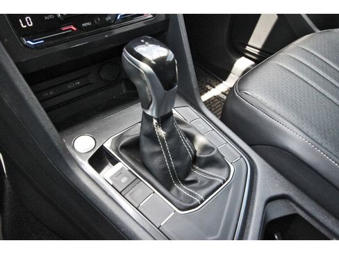 Used 2022 Volkswagen Tiguan SE image 29