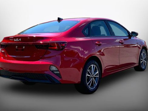Used 2024 Kia Forte LXS w/ LXS Technology Package FWD image 14