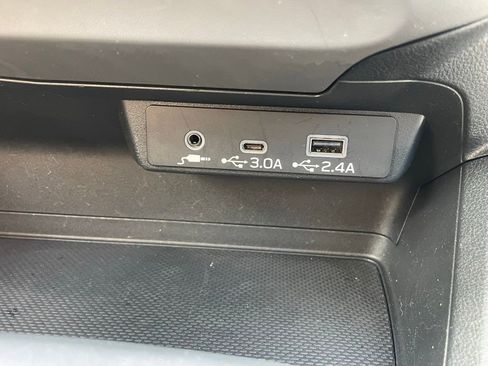 Used 2024 Subaru Crosstrek 2.0i Premium image 33