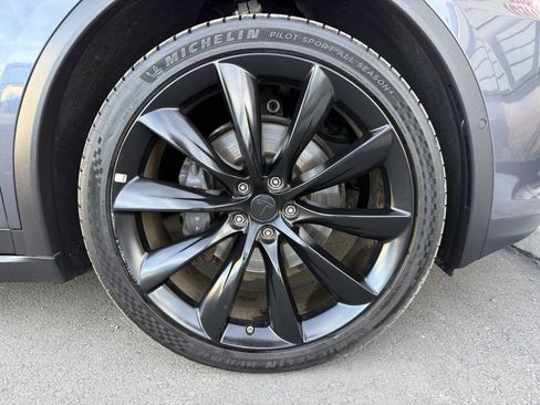 Used 2019 Tesla Model X Long Range image 33