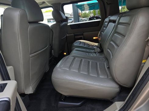 Used 2003 HUMMER H2 w/ Preferred Equipment Group AWD/4WD image 8