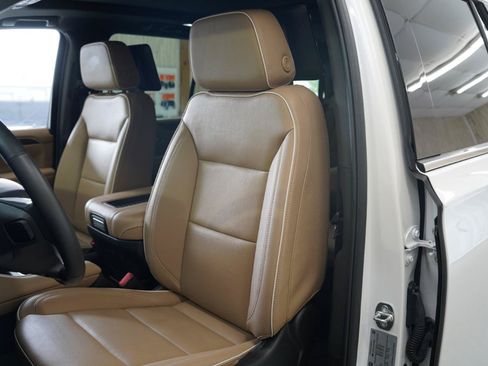 Used 2024 Chevrolet Tahoe Premier AWD/4WD image 23