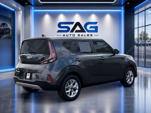 Used 2024 Kia Soul LX w/ Option Group 015 FWD image 4