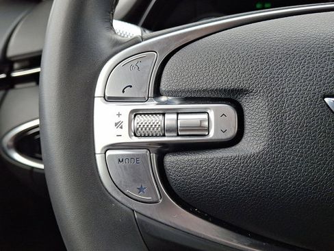 Used 2025 Genesis GV70 2.5T image 18