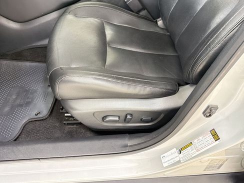 Used 2019 Nissan Rogue SL FWD image 14