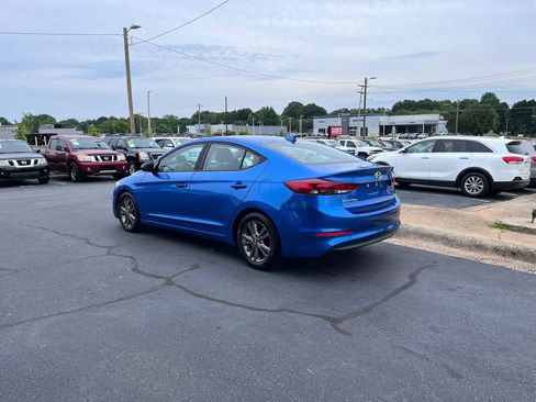 Used 2017 Hyundai Elantra SE FWD image 5