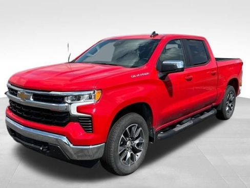 Used 2023 Chevrolet Silverado 1500 LT AWD/4WD image 2