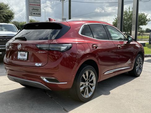 Used 2022 Buick Envision Avenir w/ Technology Package II FWD image 5