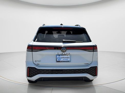 New 2026 Volkswagen Tiguan SE R-Line image 6