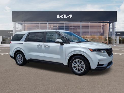 Certified 2024 Kia Carnival LX FWD image 2