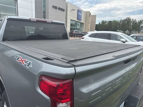 Used 2023 Chevrolet Silverado 1500 LT AWD/4WD image 5