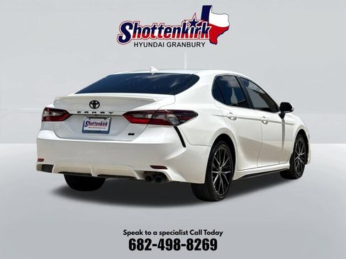 Used 2024 Toyota Camry SE FWD image 6