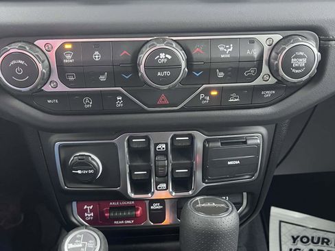 New 2026 Jeep Gladiator Mojave image 9