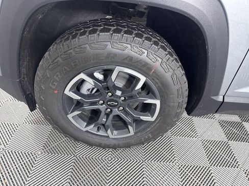 New 2026 Chevrolet Equinox ACTIV w/ Convenience Package III FWD image 9