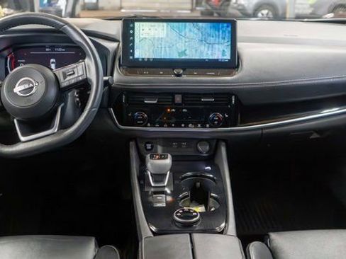 New 2024 Nissan Rogue SL w/ SL Premium Package AWD/4WD image 16