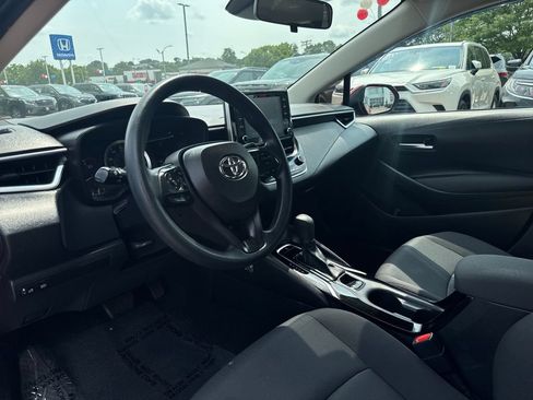 Used 2020 Toyota Corolla LE FWD image 13