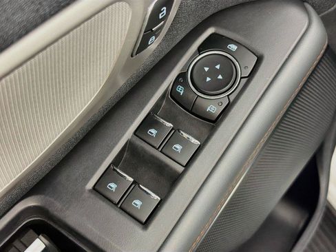 Used 2025 Ford Expedition Active AWD/4WD image 24