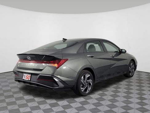 New 2025 Hyundai Elantra SEL image 3