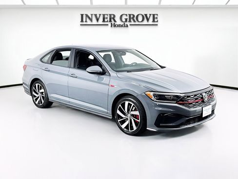 Used 2019 Volkswagen Jetta GLI FWD image 3
