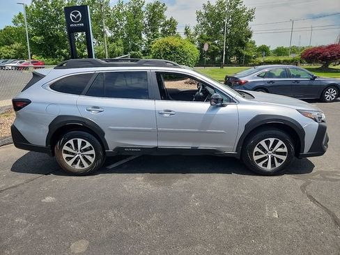 Used 2025 Subaru Outback Premium AWD/4WD image 7