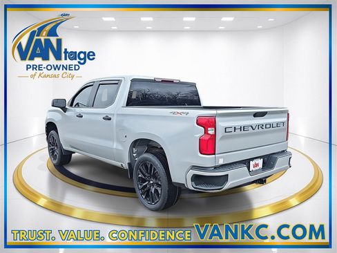Used 2020 Chevrolet Silverado 1500 Custom w/ Custom Value Package image 9