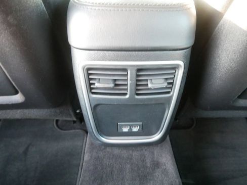 Used 2017 Chrysler 300 Limited AWD/4WD image 16