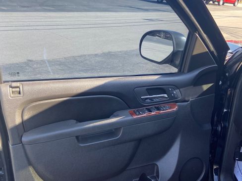 Used 2010 Chevrolet Silverado 1500 LTZ w/ Convenience Package image 9