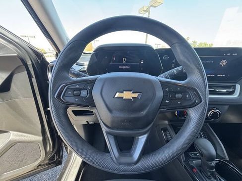 Used 2024 Chevrolet TrailBlazer LS w/ LS Convenience Package AWD/4WD image 26