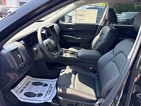 New 2026 Nissan Pathfinder SL FWD image 9