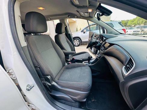 Used 2020 Chevrolet Trax LS w/ Tint and Cruise Package FWD image 24