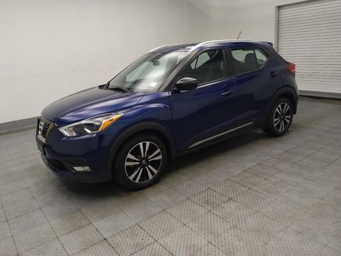 Used 2020 Nissan Kicks SR w/ SR Premium Package image 2