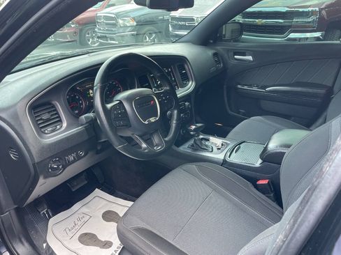 Used 2017 Dodge Charger R/T w/ Navigation & Travel Group RWD image 10