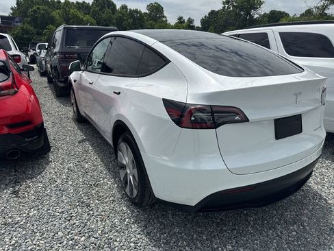 Used 2023 Tesla Model Y Long Range AWD/4WD image 5
