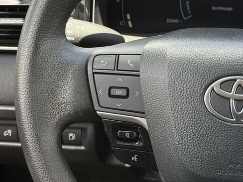 Used 2025 Toyota Camry LE FWD image 14