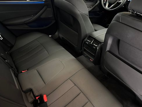 Certified 2023 BMW 530e w/ Premium Package image 31